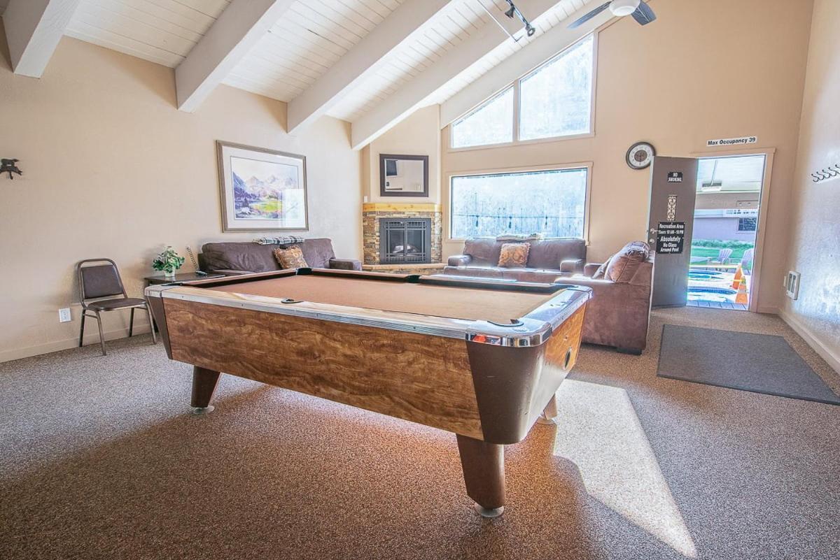 Fully Renovated! St Anton #17 Ski In Ski Out 1 Bedroom 1 Bathroom Condo! Sleeps Up To 4! Mammoth Lakes Luaran gambar