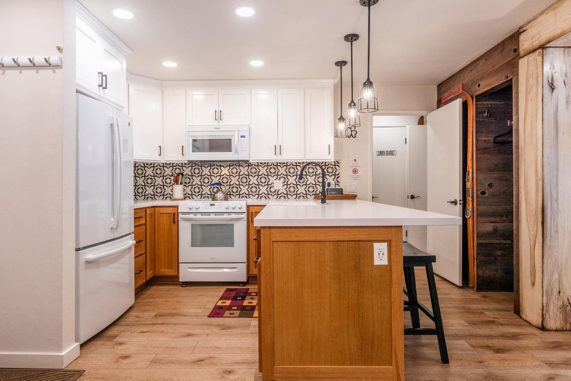 Fully Renovated! St Anton #17 Ski In Ski Out 1 Bedroom 1 Bathroom Condo! Sleeps Up To 4! Mammoth Lakes Luaran gambar